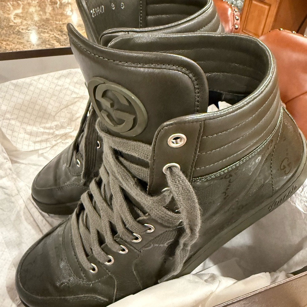 Authentic Gucci Men's Olive Lace-Up Shoes Size 8.0 - Picture 6 of 16